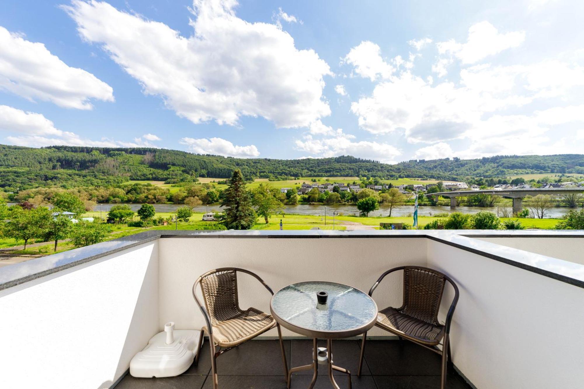 Vonmos Moselblick Apartments Kinheim Zewnętrze zdjęcie