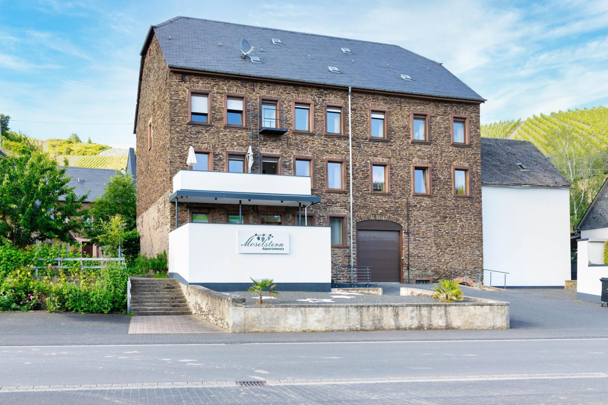 Vonmos Moselblick Apartments Kinheim Zewnętrze zdjęcie